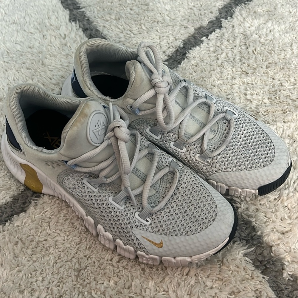 NIKE Metcon Sneakers
